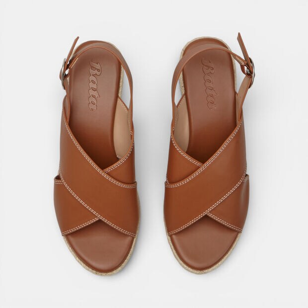 Sandale femme &agrave; semelle compens&eacute;e avec bride r&eacute;glable Bata, Marron