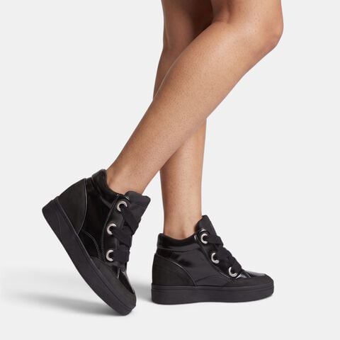 Baskets pour femme &agrave; semelle compens&eacute;e Bata, Noir
