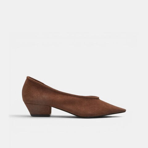 D&eacute;collet&eacute; femme avec talon recouvert et bout Bata, Marron