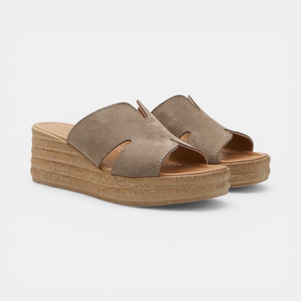 Chausson en daim avec semelle compens&eacute;e pour femme BATA, Beige