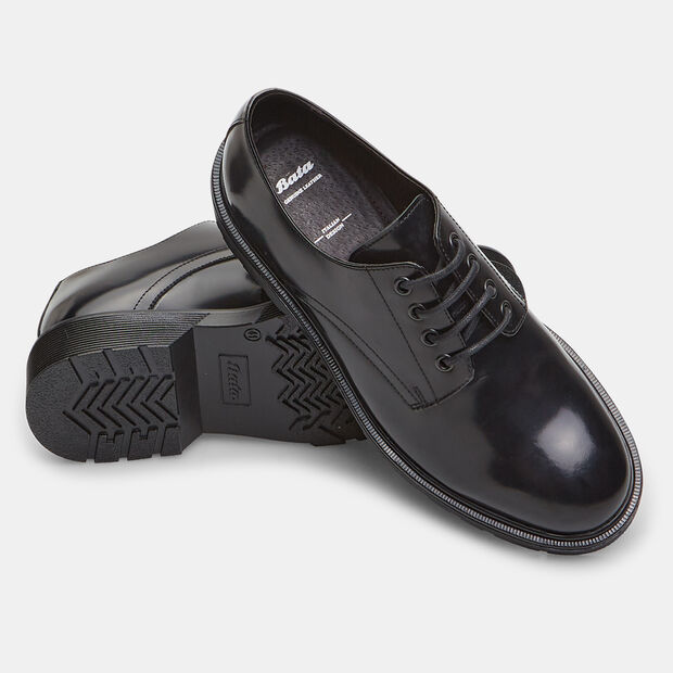 Chaussures &agrave; lacets en cuir avec semelle crant&eacute;e, Noir