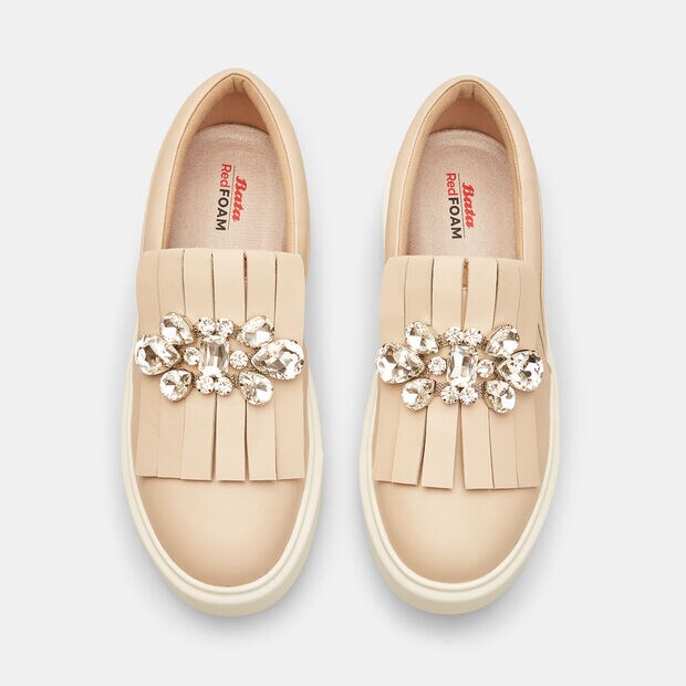 Mocassins pour femme avec franges et d&eacute;tail bijou, 