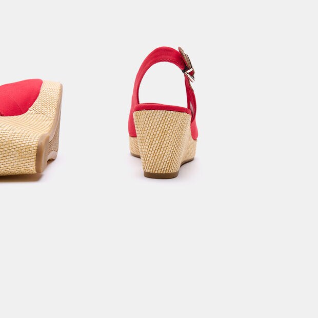 Sandales de femme avec talon compens&eacute;, 