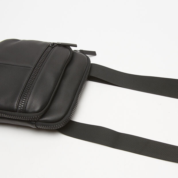 Sac bandouli&egrave;re avec triple zip, Noir