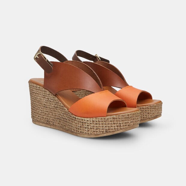 Sandali da donna in pelle con zeppa 8 cm BATA, Marrone