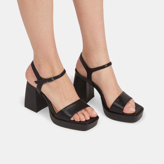 Sandali da donna con tacco e cinturino, 
