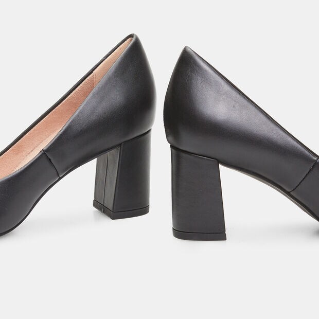D&eacute;coll&egrave;tte da donna in pelle, Nero