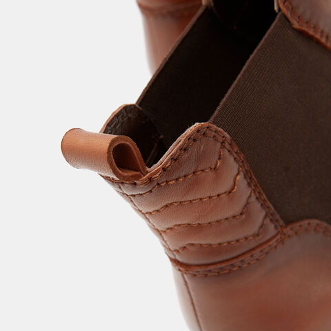 Stivaletti chelsea in vera pelle con suola simil track, Marrone