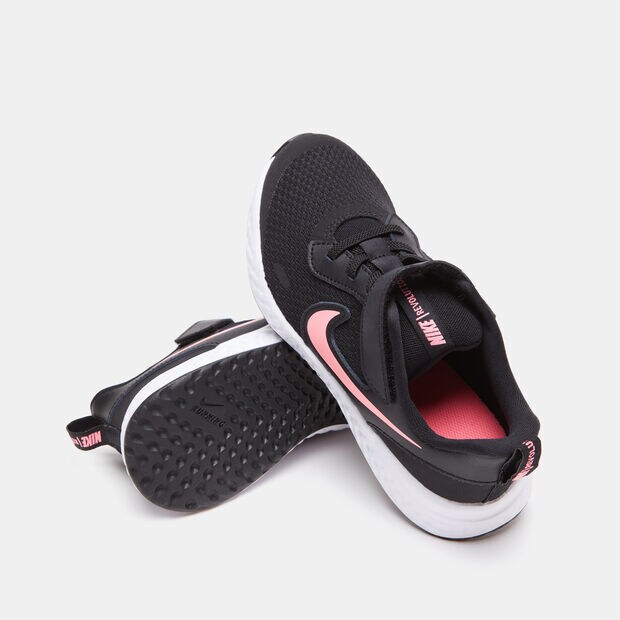 Nike Revolution, Nero