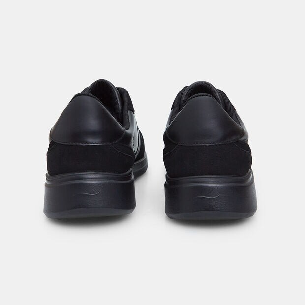 Sneakers da uomo in pelle Bata Comfit, 
