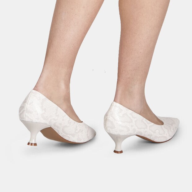D&eacute;collet&eacute; da donna con tacco e punta Bata, Bianco