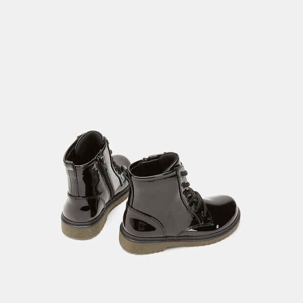 Anfibi da bambina, Nero