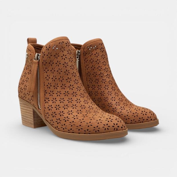 Stivaletto da donna traforato Refresh, Marrone