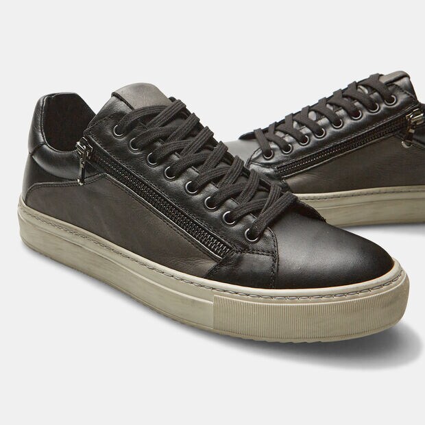 Sneaker da uomo in pelle, 