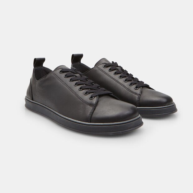 Sneaker Barefoot da uomo in pelle Bata, Nero