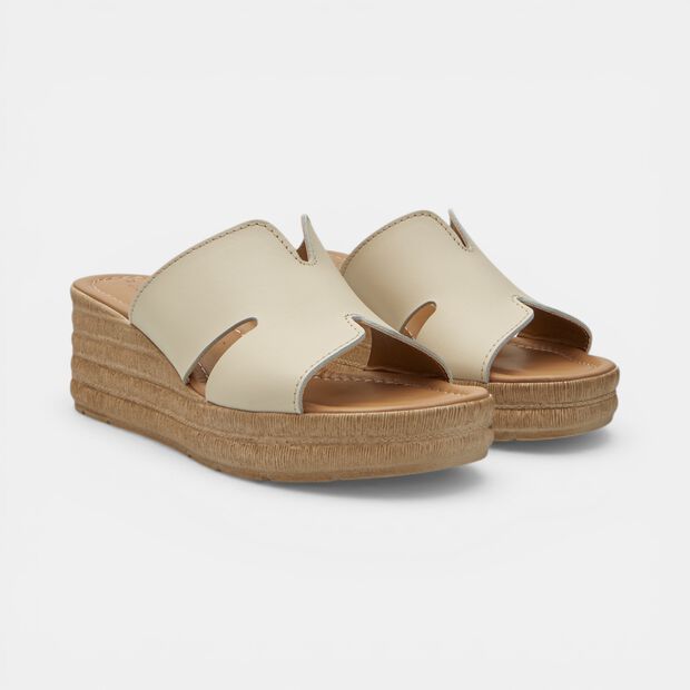 Sandalo da donna con zeppa e fascia Bata, Bianco