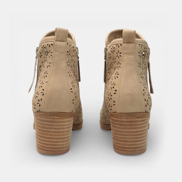 Stivaletto da donna traforato Refresh, Beige