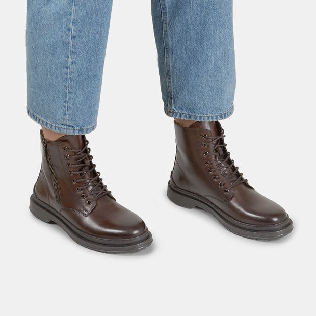 Stivaletto stringato in pelle da uomo Bata , Marrone