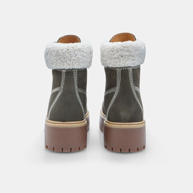 Stivaletto outdoor stringato da donna in nubuck Bata, Verde