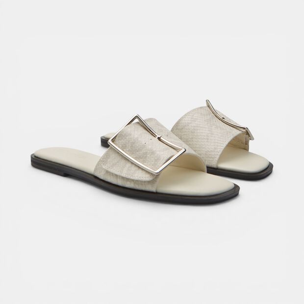Sandalo flat con fascia con fibbia da donna Bata, Bianco