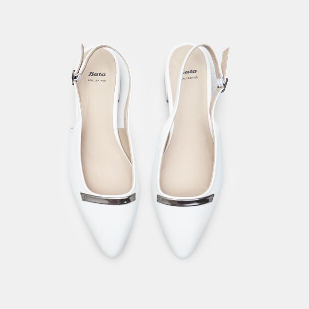 Sk&oacute;rzane baleriny slingback Bata, biały