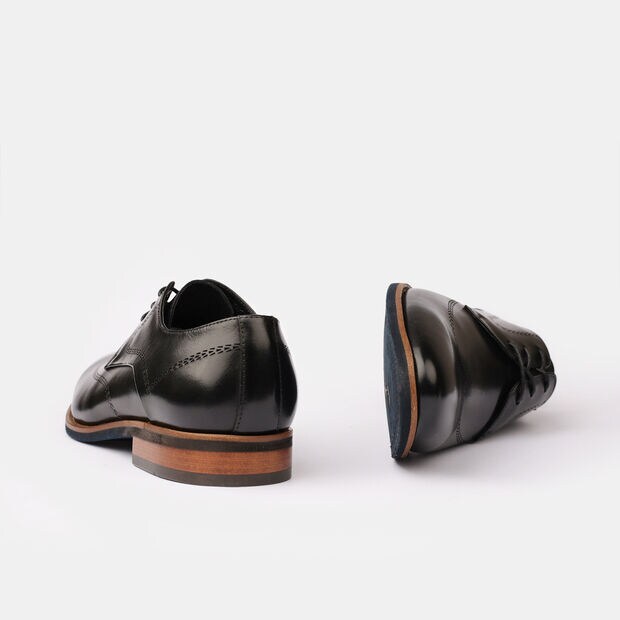 BATA 824711, 