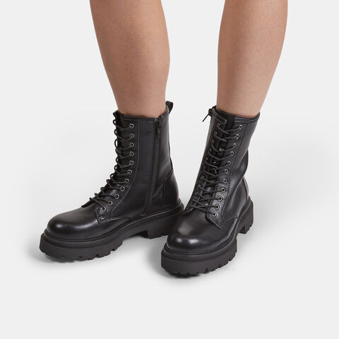 Damskie botki za kostkę Baťa, czarny