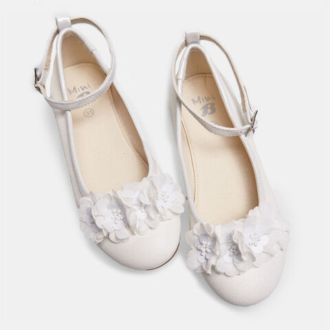 Dziewczęce zdobione baleriny Baťa, biały