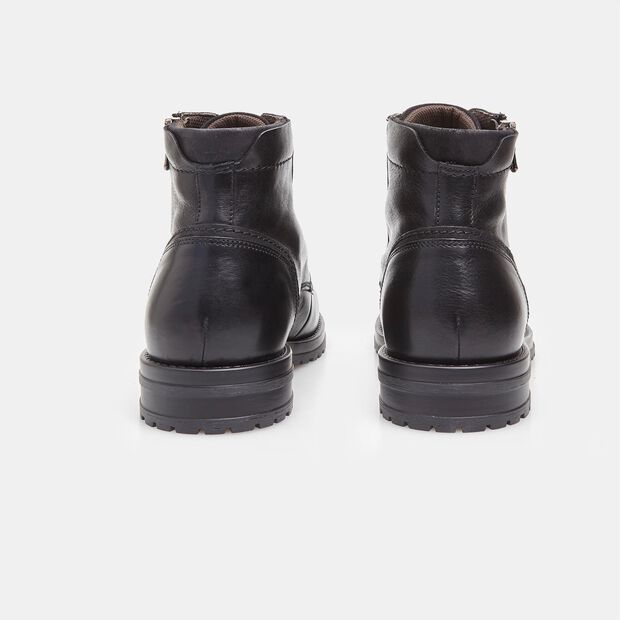 Męskie sk&oacute;rzane zimowe buty za kostkę Bata, czarny