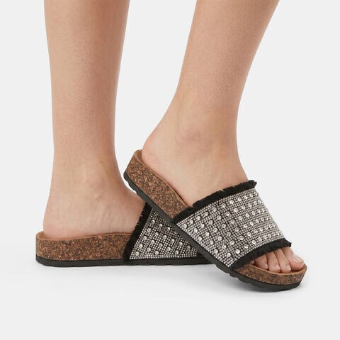 Damskie letnie klapki footbed Baťa, czarny