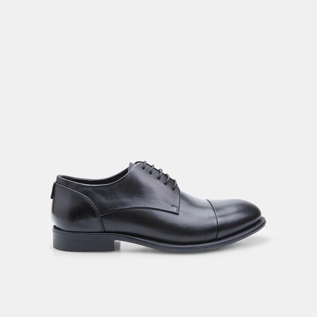 Kožen&eacute; toecap derby poltop&aacute;nky Baťa, čierna