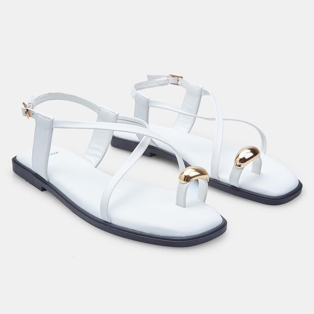 D&aacute;mske letn&eacute; ploch&eacute; sand&aacute;le toe ring Bata, biela