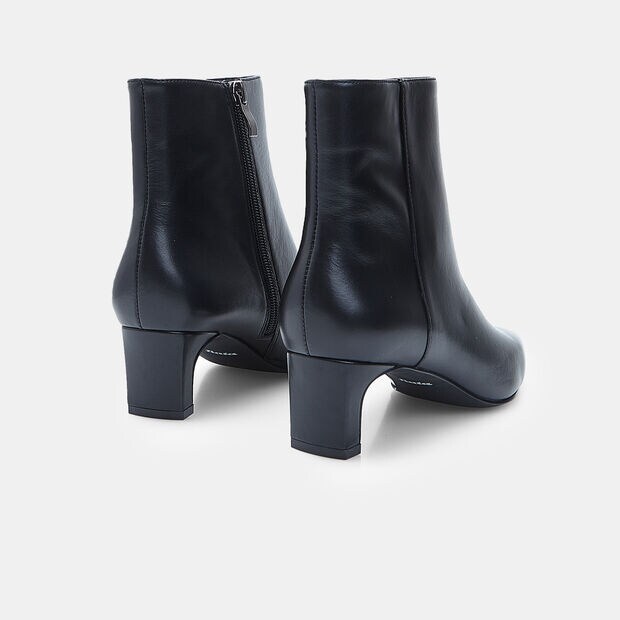 D&aacute;mske zimn&eacute; dress boots Baťa, čierna