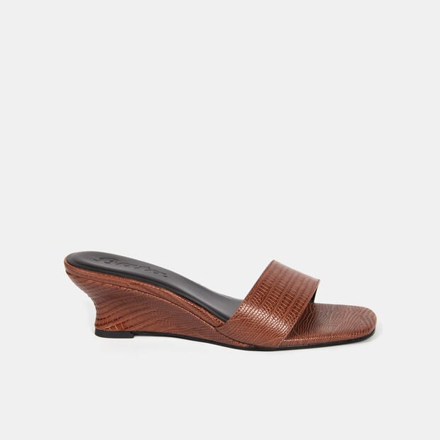 Sandalias Casuales Mujer Bata York54, Marr&oacute;n