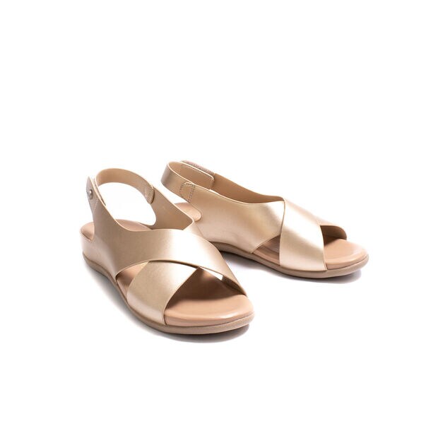 Bata Comfit Women's Comfort Sandals รองเท้าเพื่อสุขภาพแบบรัดส้น สูง 1 นิ้ว สำหรับผู้หญิง รุ่น Batty สีทอง 6618423