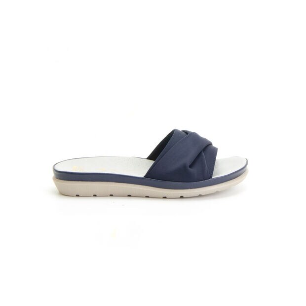 Bata COMFIT รองเท้าเพื่อสุขภาพแบบสวมสูง 1 นิ้ว พร้อมเทคโนโลยี Soft Cushion