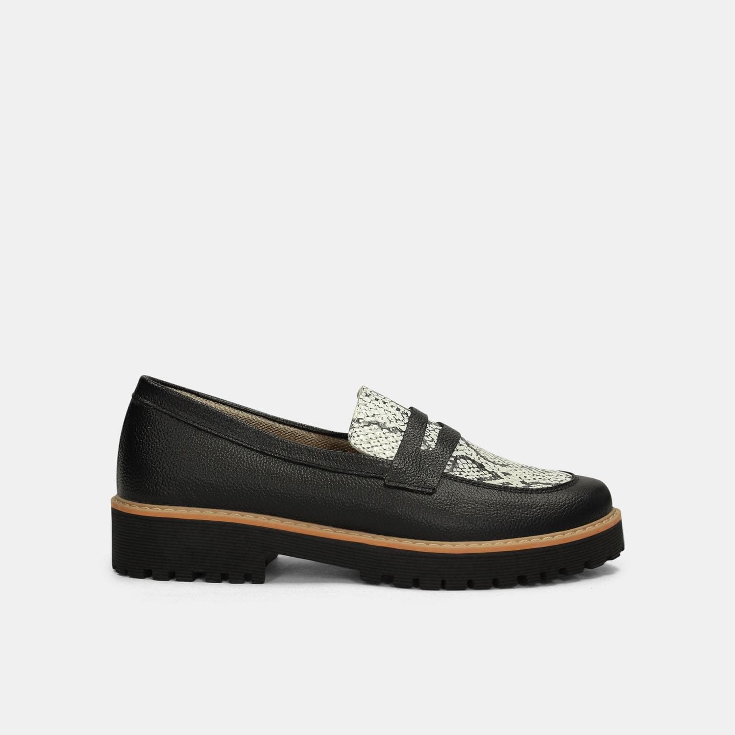 Mocasines Para Mujer Bata Negro Karel Flat