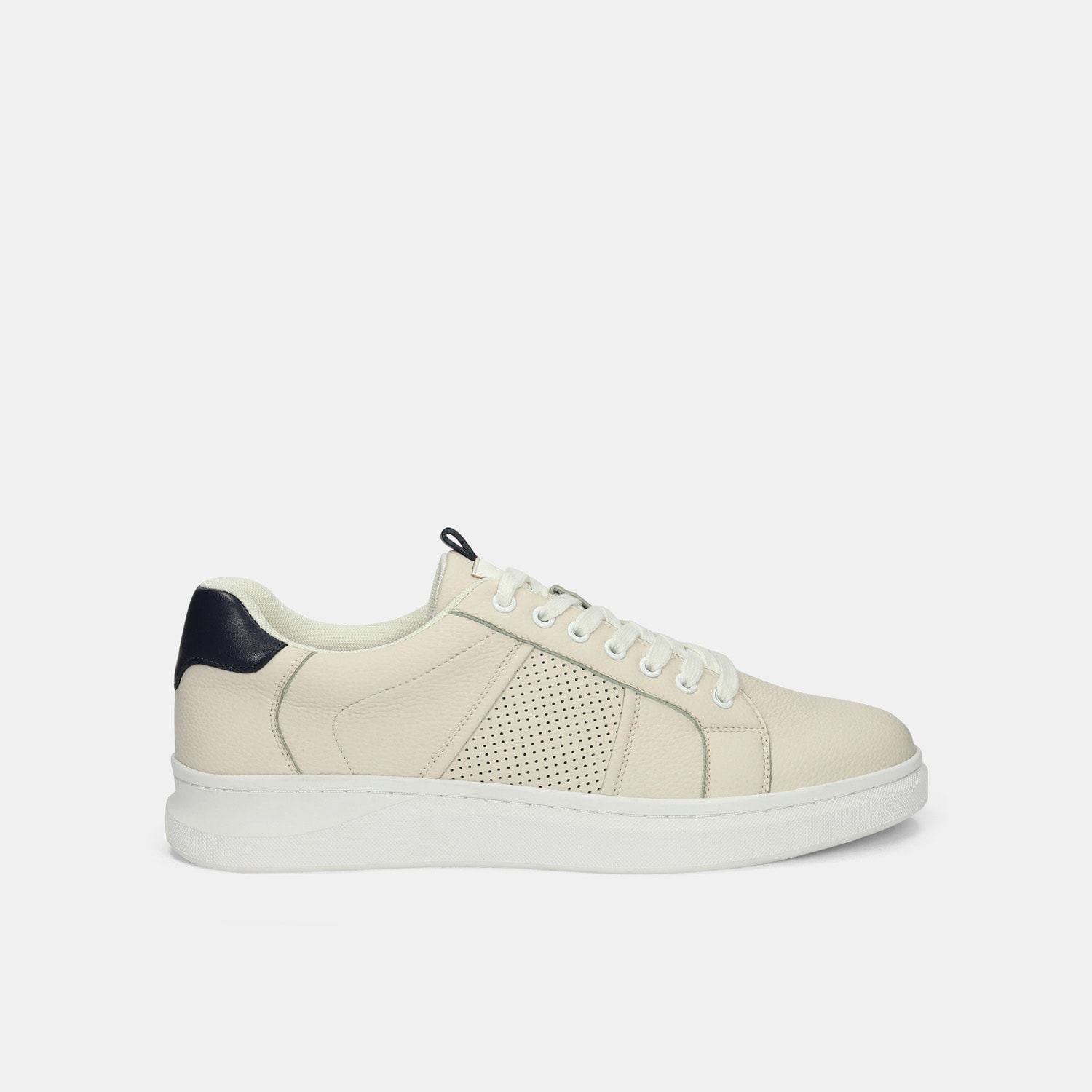 Tenis Para Hombre Bata Blanco Olaf Charlton
