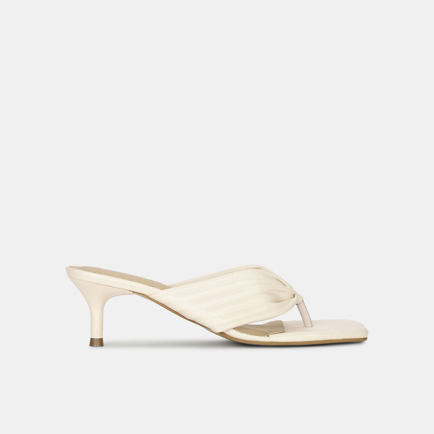 Bata red label off-white textued open toe mid-heel thongs for women