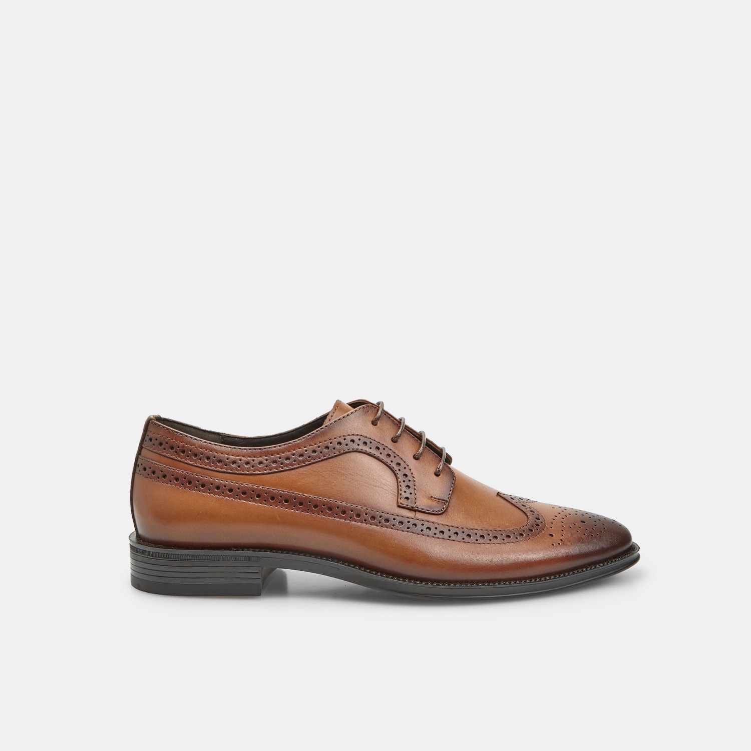 Stringata da uomo in pelle Bata