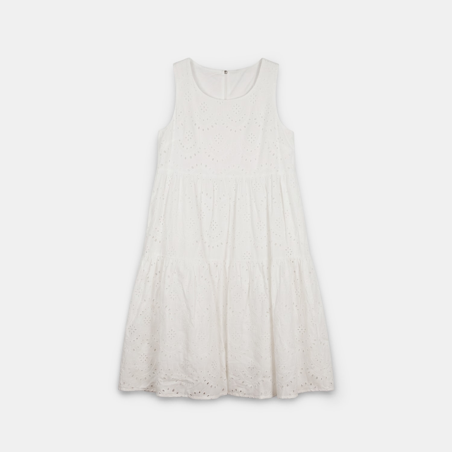 Abito sangallo da donna Origini