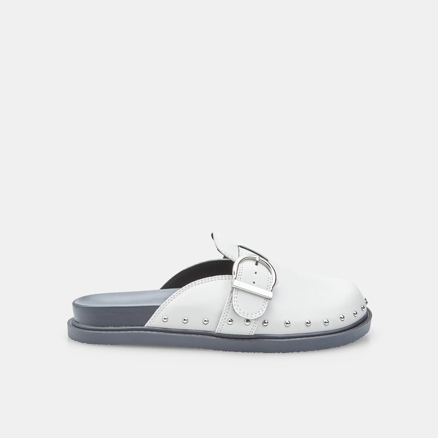 Loafer da donna con fibbia e borchie Bata Red Label