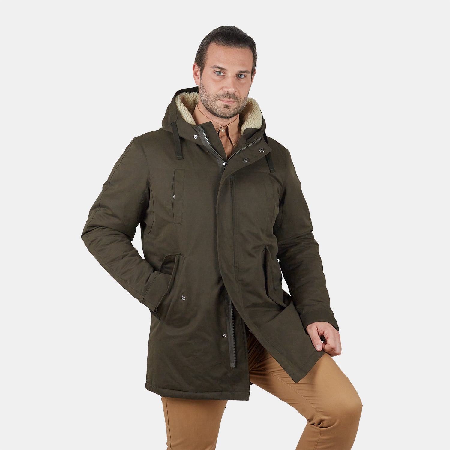 Parka imbottito da uomo con cappuccio in pelliccia sintetica