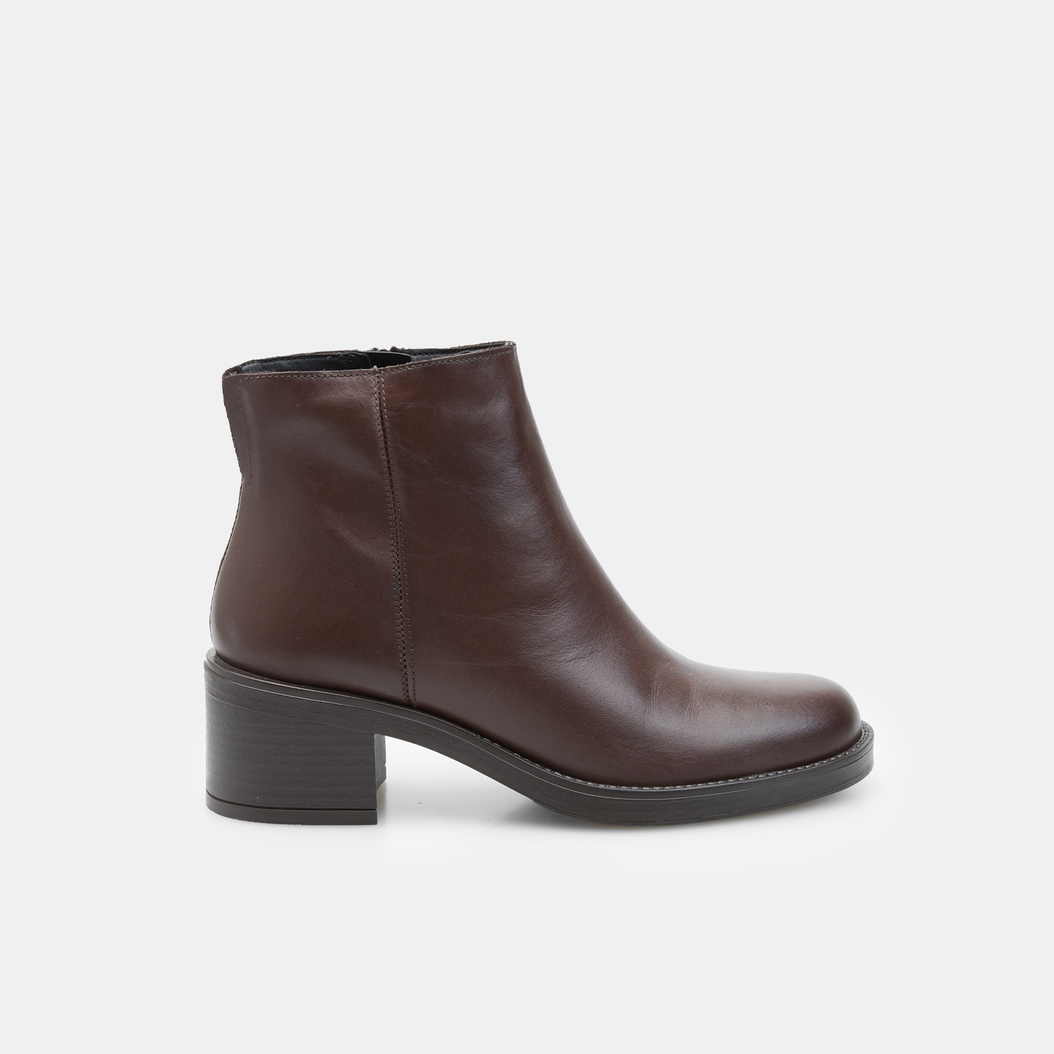 Stivaletto da donna in pelle con tacco e zip Bata