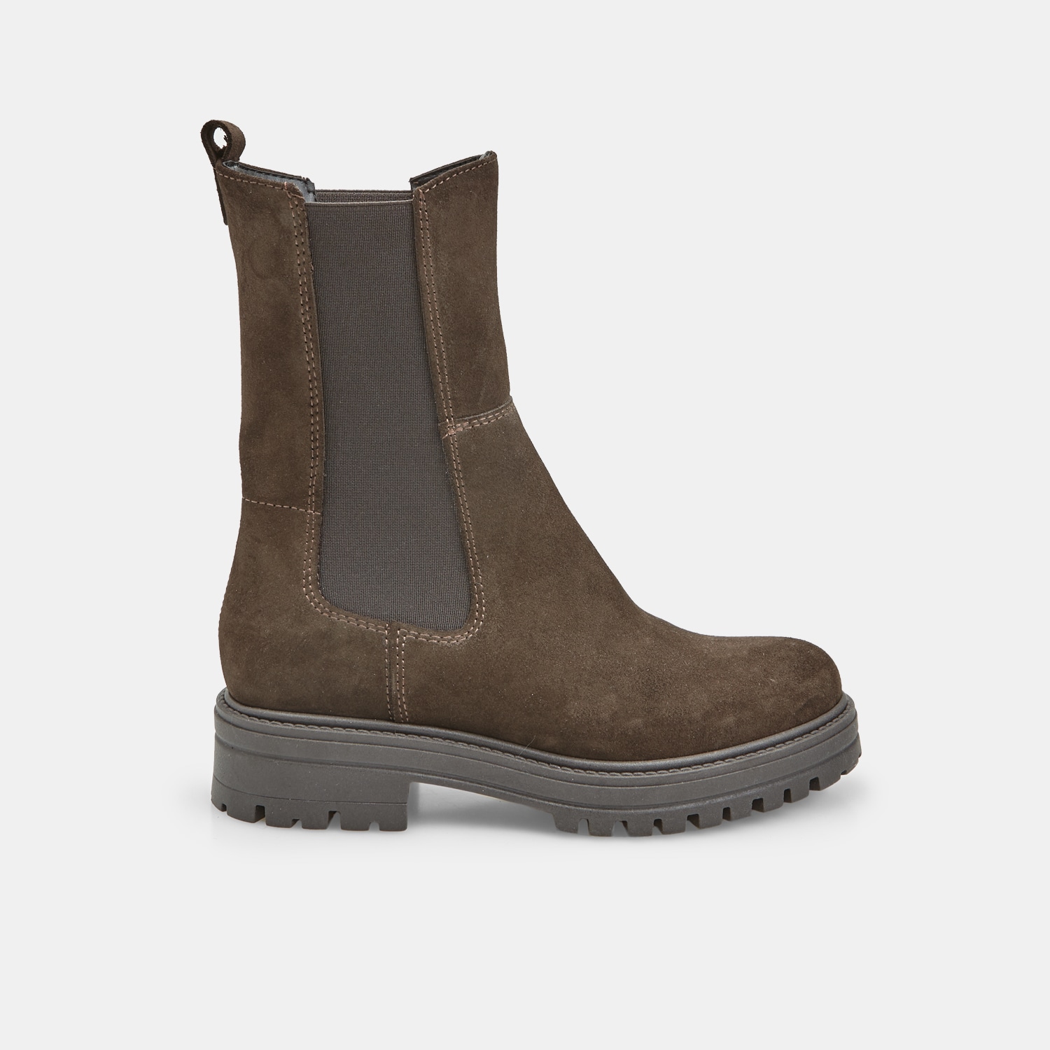 Chelsea boots in suede