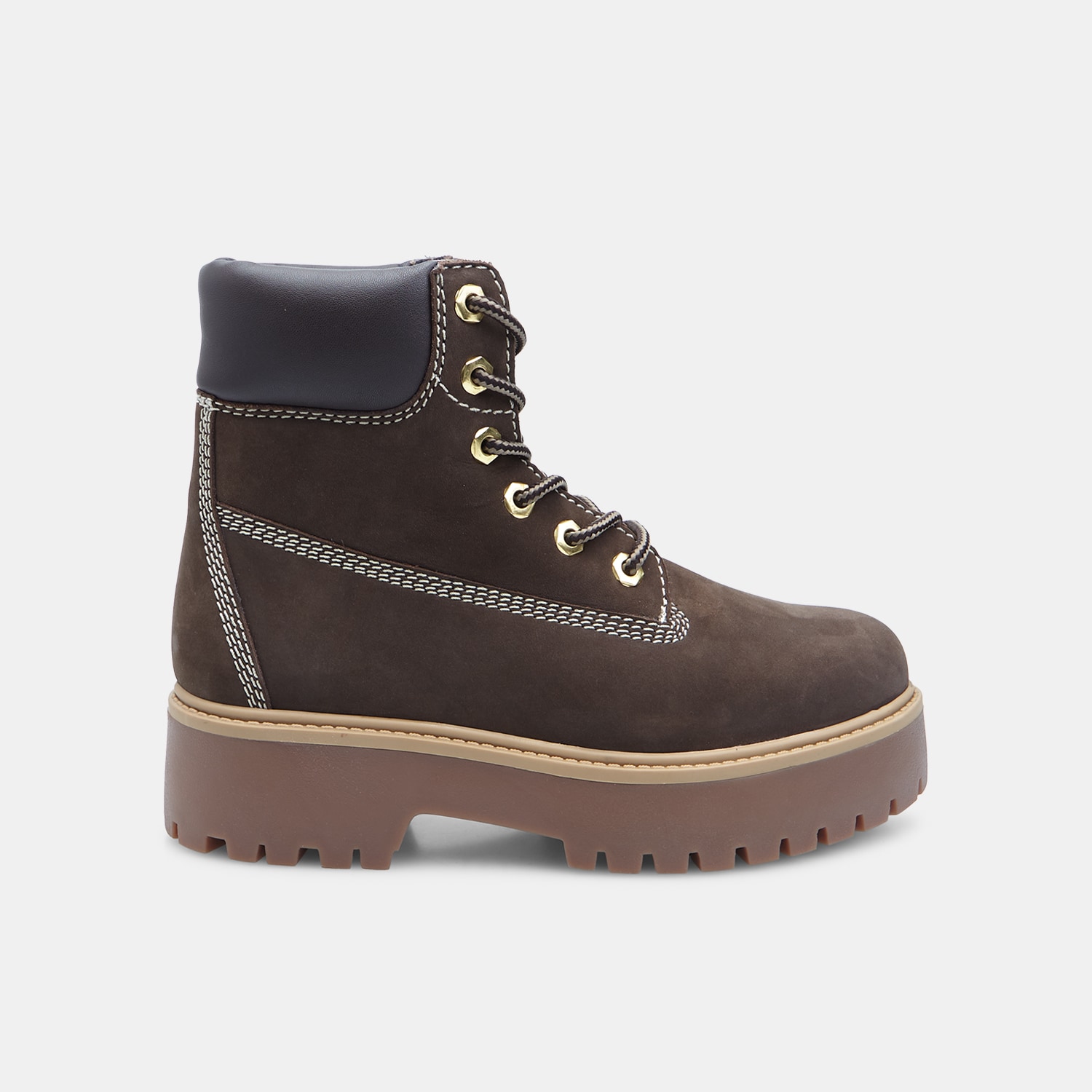 Stivaletto outdoor stringato da donna in nubuck Bata