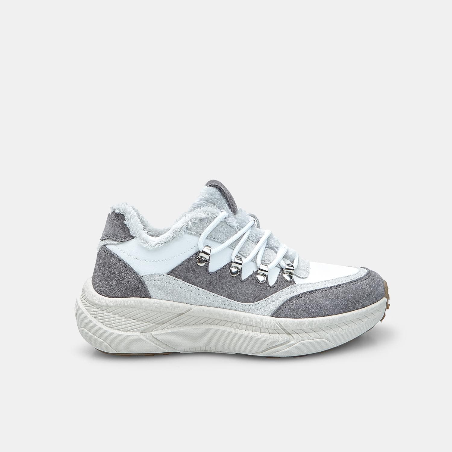 Sneaker outdoor in suede da donna Bata